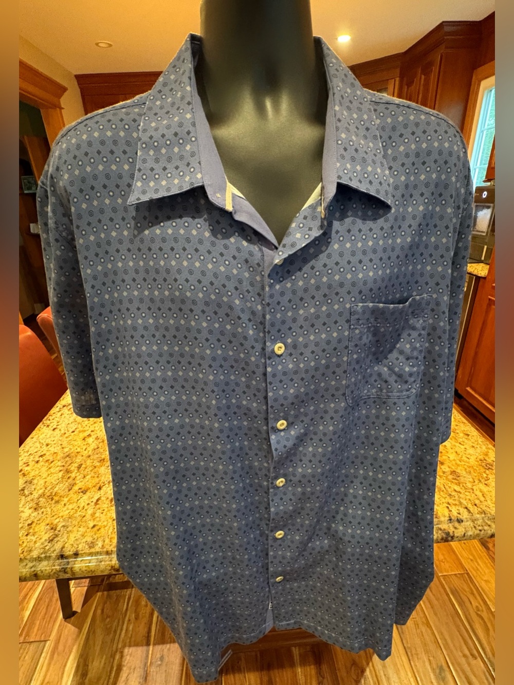 Nat Nast “Luxury Originals” men’s silk blend camp shirt. Sharp blue pattern. 2XL